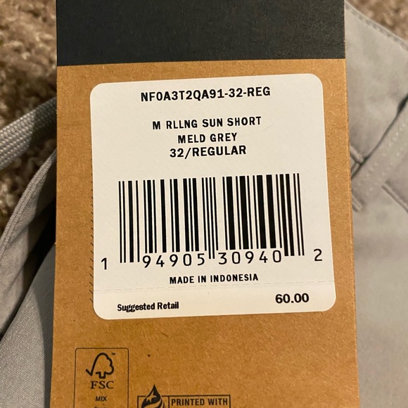 North Face shorts - Picture 4 of 4